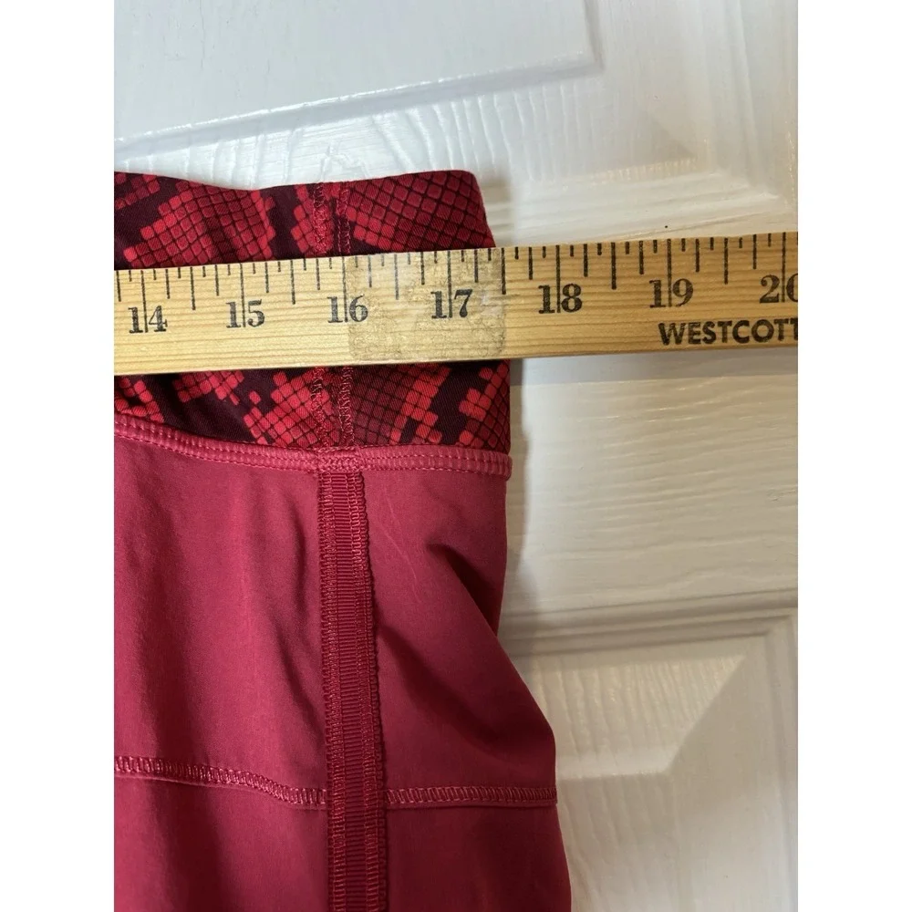 LULULEMON‎ Pace Rival Skirt Cranberry Red Snake Skin Size 12 Tennis Skort